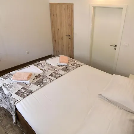 Good Lägenhet Makarska